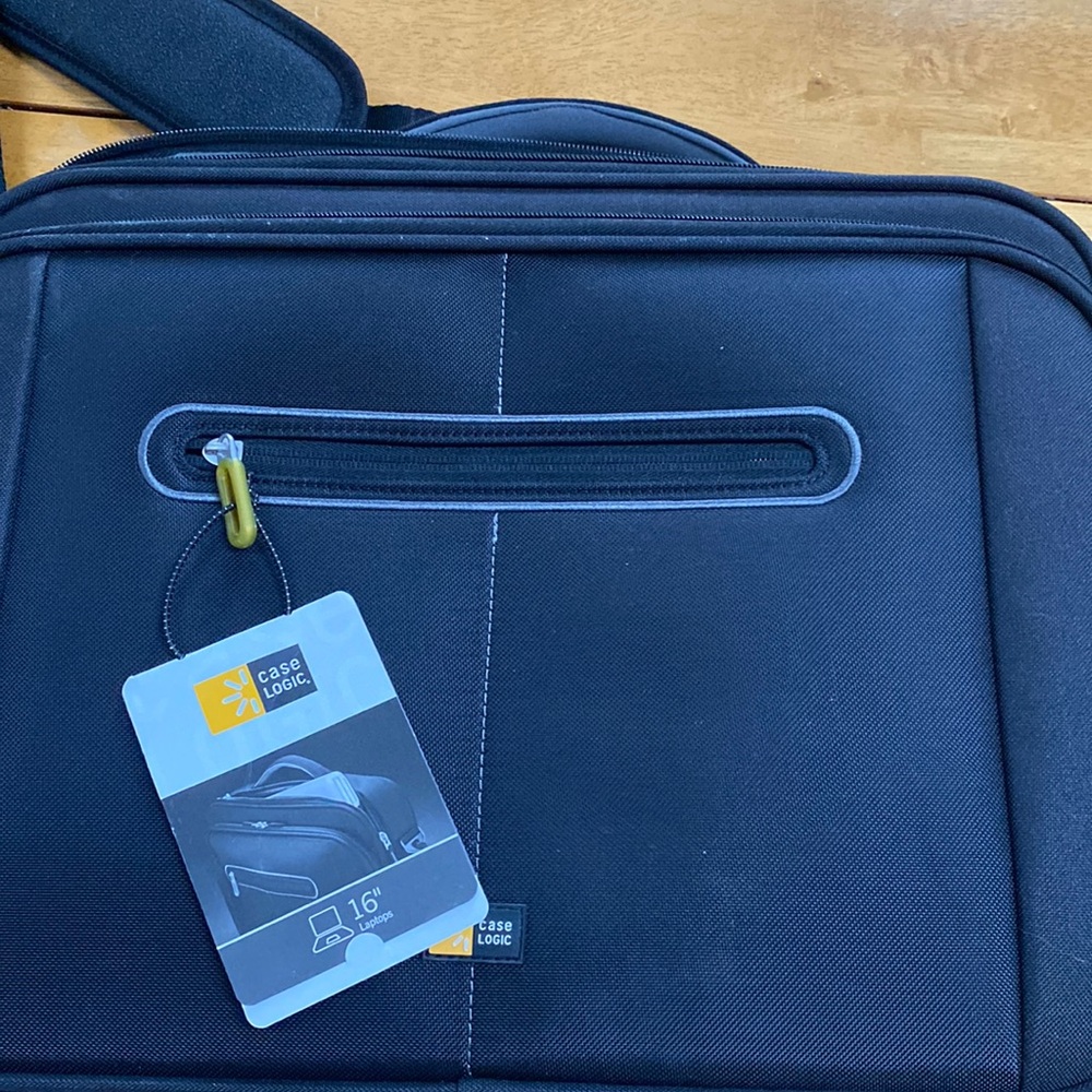 Brand new Case Logic laptop case!